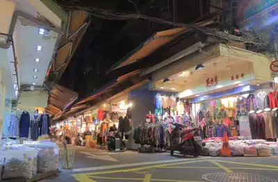 ทัวร์ไต้หวัน 4. ตลาดเสื้อผ้าอู่เฟินปู่ (Wufenpu Shopping District) Image19