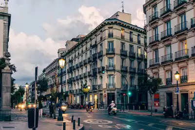 ทัวร์ยุโรป ย่าน Las Salesas (Madrid, Spain) Image27