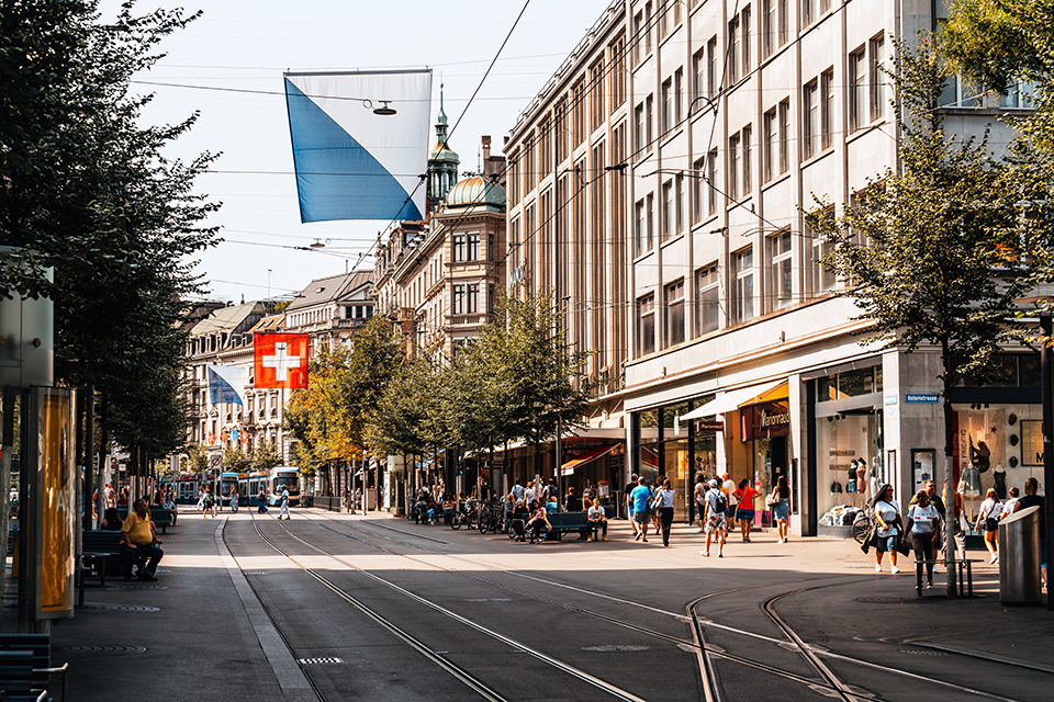 ทัวร์ซูริค Bahnhofstrasse Image13