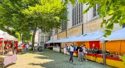 ทัวร์เบลเยียม ตลาดของเก่า Sablon (Antiekmarkt van de Zavel) Image18