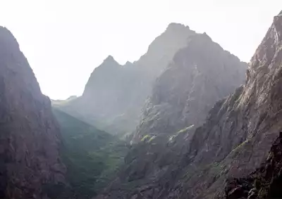 ทัวร์มองโกเลีย หุบเขา Yolyn Am (Yolyn Am Gorge) Image14